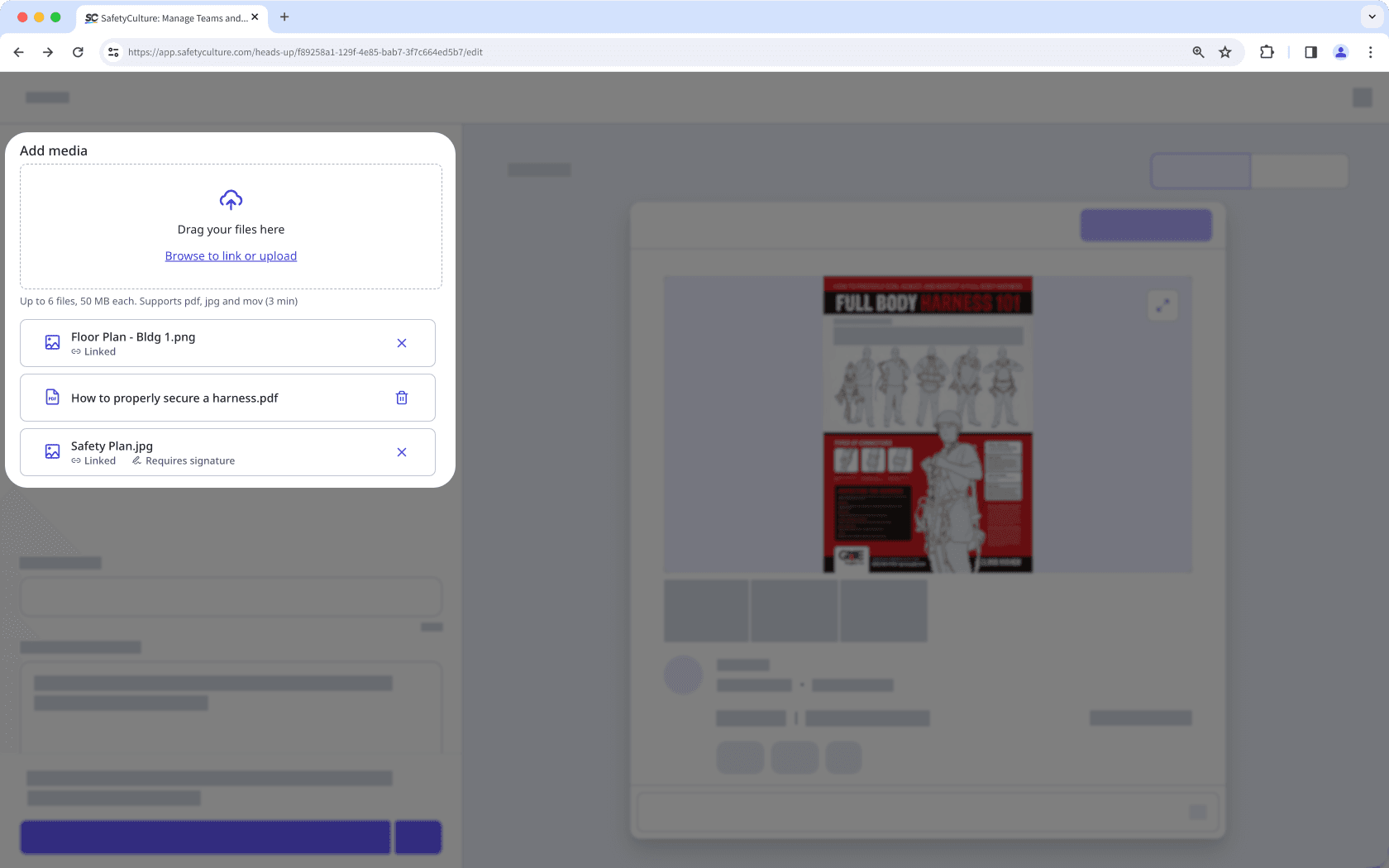 Añadir o vincular archivos a Avisos a través de la aplicación web.